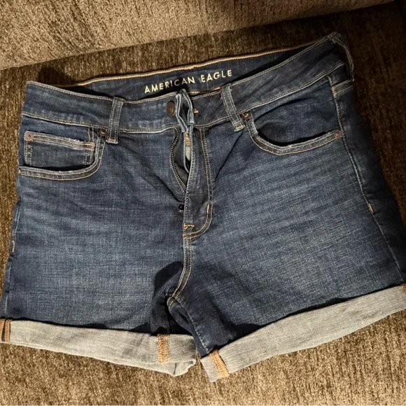 NWOT American Eagle Women’s Dark Blue Jeans - Picture 1 of 3